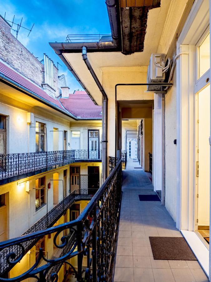 Gogol Studio Apartment Budapeste Exterior foto
